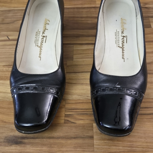 Salvatore Ferragamo 'Marisa' Boutique Black Leather Pumps - Size 5.5 - Picture 5 of 15